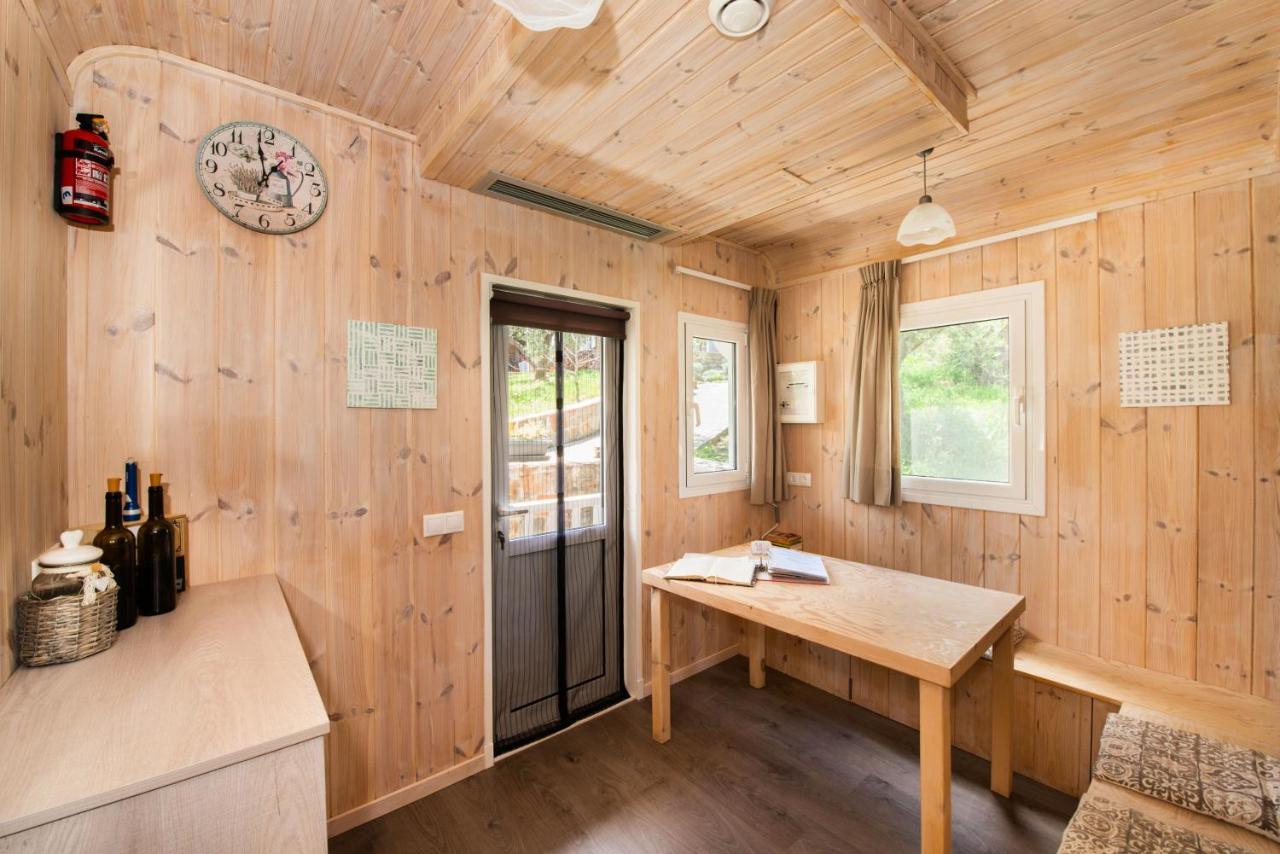 Hakuna Matata Holidays Wooden Lodge With Airco & Pool In Greek Olive Grove ميثوني المظهر الخارجي الصورة