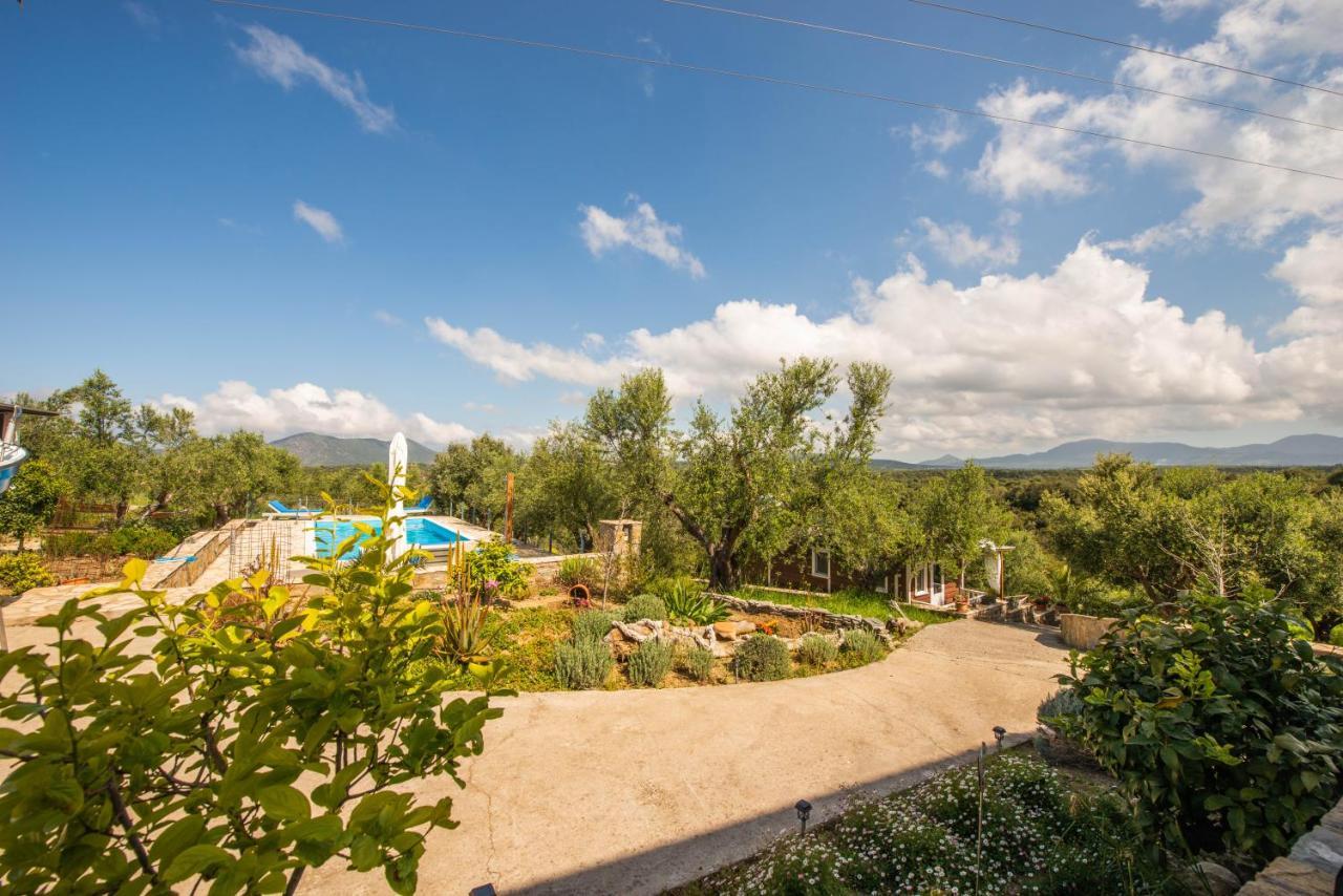 Hakuna Matata Holidays Wooden Lodge With Airco & Pool In Greek Olive Grove ميثوني المظهر الخارجي الصورة