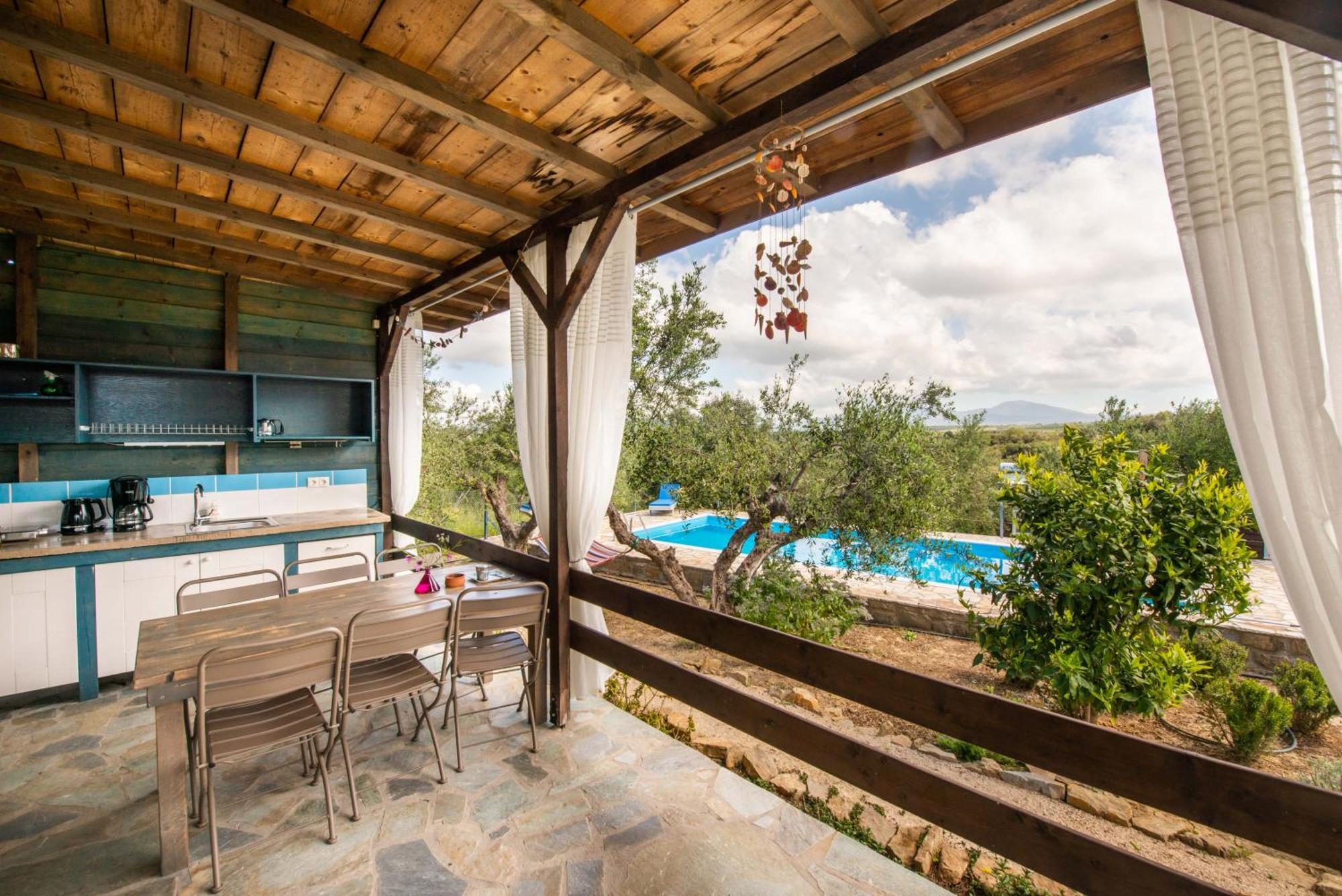 Hakuna Matata Holidays Wooden Lodge With Airco & Pool In Greek Olive Grove ميثوني المظهر الخارجي الصورة